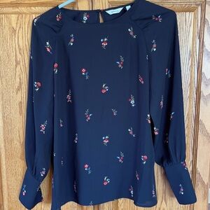 BNWT Reitmans blouse size XXS.